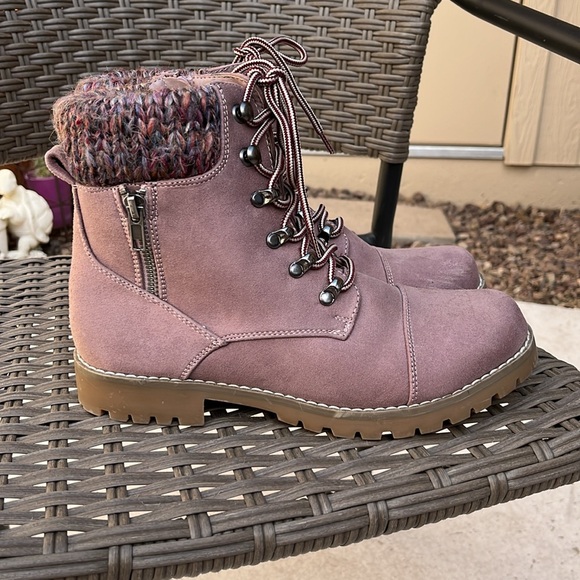 Ladies Mountain Sole Boots - Picture 4 of 10